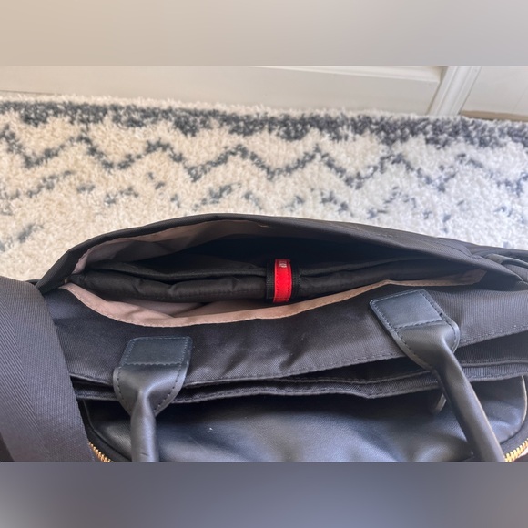 Skip Hop Chelsea Chic Diaper Bag - Picture 5 of 8